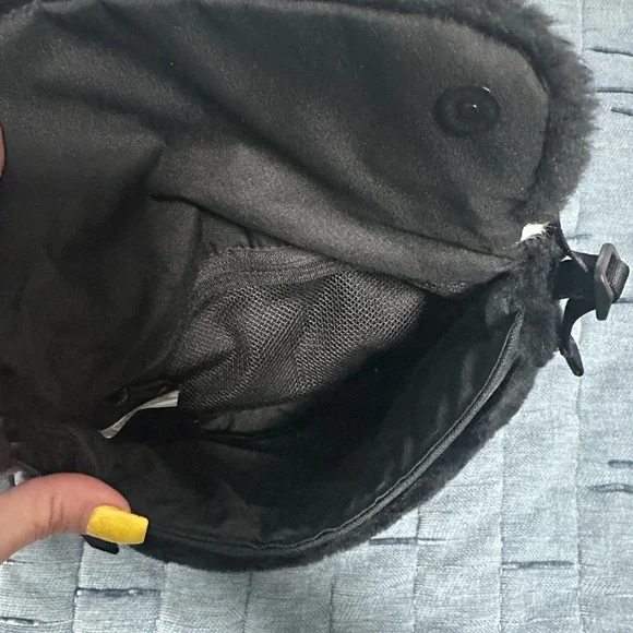 Nike Black and Cream Faux Fur Shoulder Bag - Picture 11 of 12